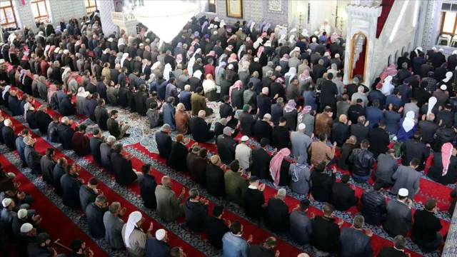 Cuma namazı öğle namazı yerine geçer mi? Cuma namazı öğle namazından önce mi sonra mı? Cuma namazı öğle namazıyla beraber kaç rekattır?