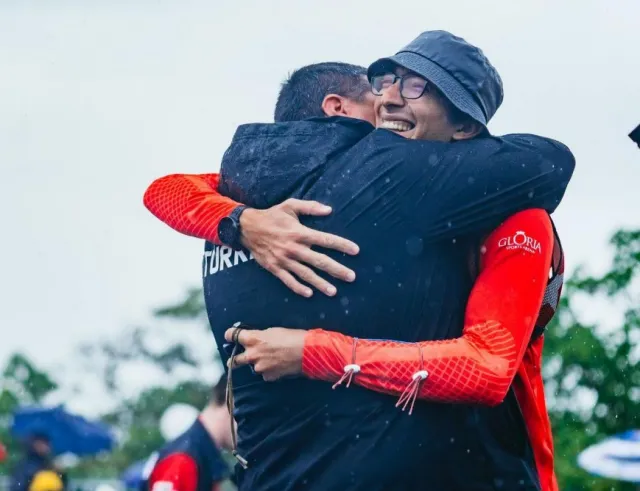 Mete Gazoz tiki mi var, kekeme mi, hastalığı ne? Mete Gazoz hastalığı nedir, ne hastası?