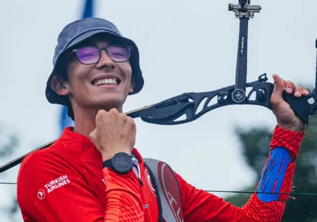 Mete Gazoz tiki mi var, kekeme mi, hastalığı ne? Mete Gazoz hastalığı nedir, ne hastası?