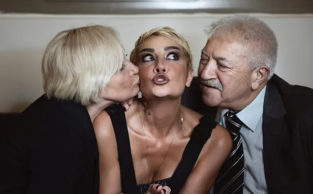 Sıla'nın annesi neden hastaneye kaldırıldı, hastalığı nedir? Şarkıcı Sıla'nın annesi kimdir?