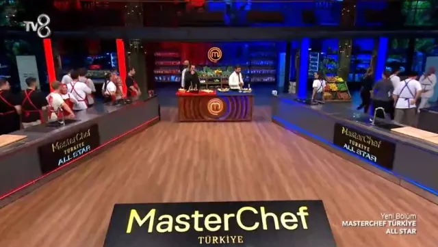 Masterchef dokunulmazlığı hangi takım kazandı? 16 Ağustos Çarşamba Masterchef Mavi takım mı Kırmızı takım mı kazandı? Masterchef suşilerde kim aldı?
