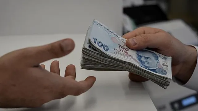 Faiz kararı sonrası gözler bankalarda! Konut, taşıt, ihtiyaç kredisi faiz oranları hareketlendi