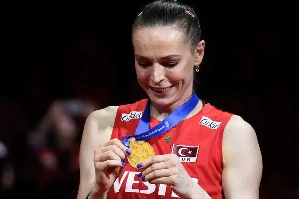 Eda Erdem kimdir? Eda Erdem kaç yaşında, nereli? Milli Voleybolcu Eda Erdem evli mi? Eda Erdem'in çocuğu var mı? Eda Erdem'in eşi kimdir?