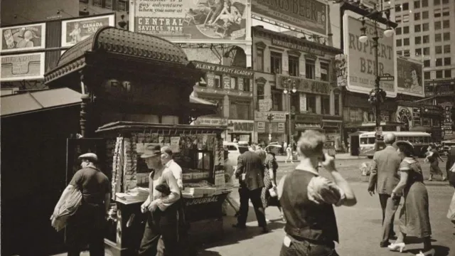 Kimsenin açıklayamadığı 5 fotoğraf! Tüyleri ürperten 'zaman yolcuları'