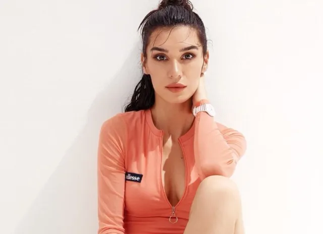 Burcu Kıratlı kimdir? Kaç yaşında, nereli? Burcu Kıratlı instagram hesabı ne?