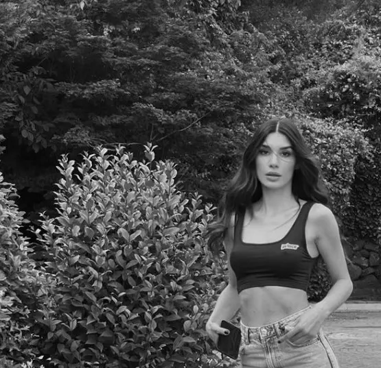 Burcu Kıratlı kimdir? Kaç yaşında, nereli? Burcu Kıratlı instagram hesabı ne?