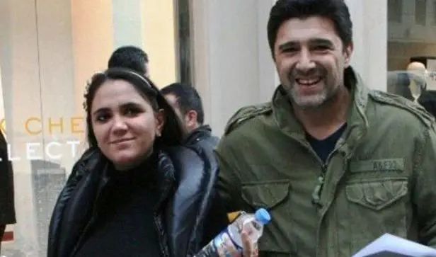 Hakan Ural'ın eşi Ezgi kimdir? Hakan Ural'ın eşi kim? Hakan Ural'ın eşi Ezgi Can Ural ne iş yapıyor? Hakan Ural'ın eşi Ezgi kaç yaşında? nereli?