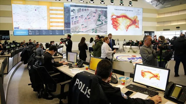 Afet ve acil durum aile planı deprem sonrasında ne kadarlık bir zaman dilimini kapsamaktadır? Aile afet planı ne demek, aşamaları, evreleri nelerdir?