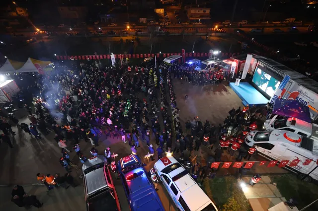 Ülkenin dört bir yanı yasta! 6 Şubat deprem görselleri