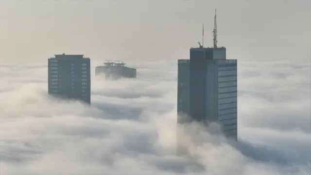 İstanbul'da yoğun sis etkisi: Ulaşımı etkiledi mi, seferler iptal mi?