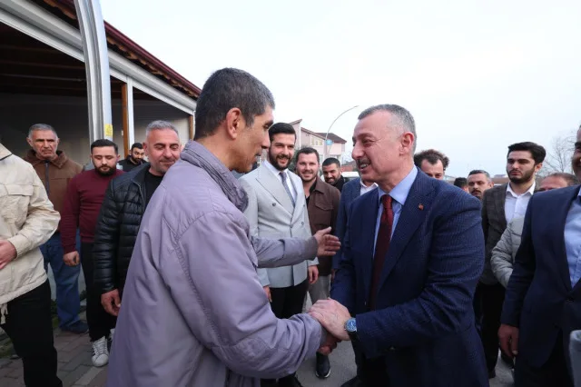 Tahir Büyükakın kimdir? AK Parti Kocaeli Belediye Başkan adayı Tahir Büyükakın kaç yaşında, nereli?