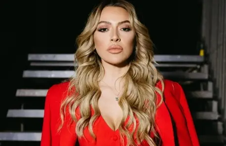 Hadise'nin erkek kardeşi kim? Hadise'nin sır gibi saklanan kardeşi Murat Açıkgöz kimdir?