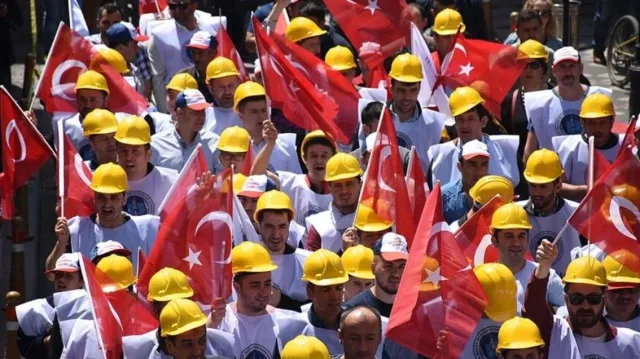 1 Mayıs kurumsal mesaj örnekleri! Şirket çalışanlarınıza gönderebileceğiniz 1 Mayıs Emek ve Dayanışma Günü mesajları