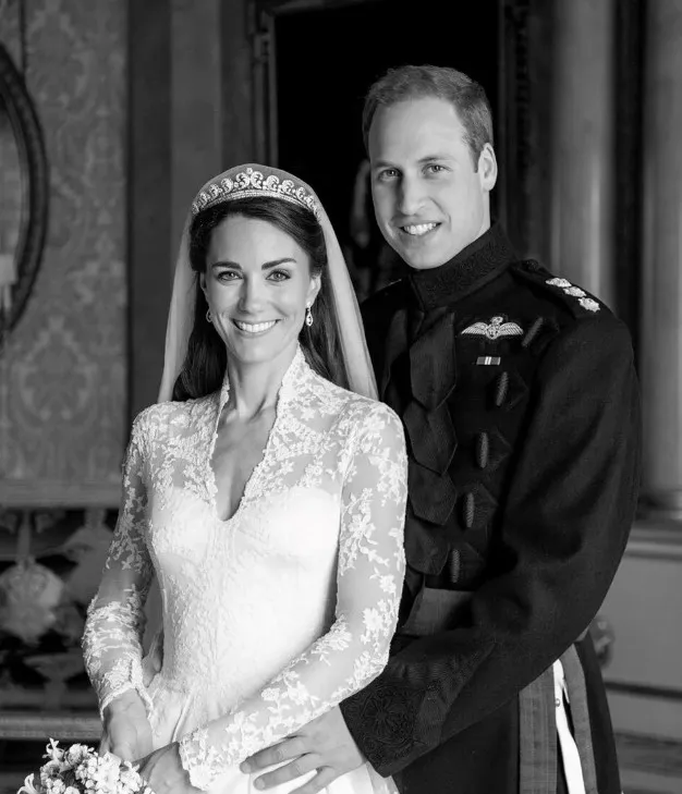 Kate Middleton ile Prens William kaç yıldır evli? Kate Middleton ve Prens William'ın hiç görülmeyen düğün fotoğrafları!