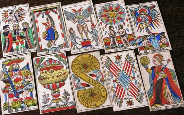 Tarot Falı Nedir, Nasıl Yorumlanır ve Nasıl Bakılır?