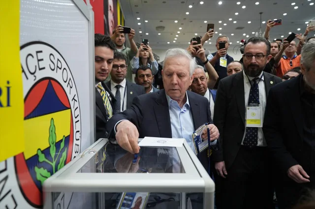 Aziz Yıldırım yeniden aday mı olacak? Aziz Yıldırım Fenerbahçe başkanlığına aday mı oluyor?