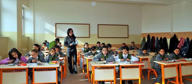 28 Kasım (Salı) okullar tatil mi Bursa? Bursa bugün ve yarın okul var mı, yok mu? Kar tatili olan iller!