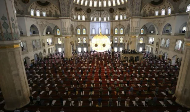 7 Şubat kandil mi? Bugün kandil günü mü, en yakın kandil ne zaman?