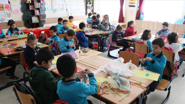 8 KASIM (YARIN) OKULLAR TATİL Mİ, yoklama alınacak mı? Okullar 9 gün tatil ne zaman?