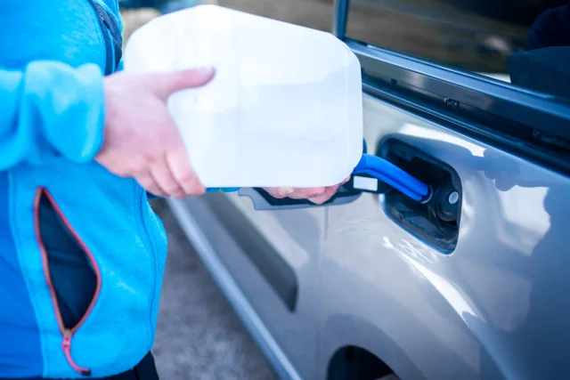 AdBlue nedir? Dizel araçların çevre dostu olmasını sağlayan adblue ne işe yarar, nerelerde bulunur?