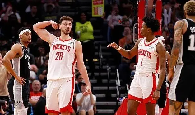Alperen Şengün NBA rekoru kırdı! Houston Rockets forması giyen Alperen Şengün kaç sayı ile Spurs maçına damga vurdu?