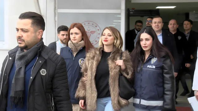 AVUKAT FEYZA ALTUN GÖZALTINDA! Feyza Altun kameralara parmak sallayarak ne dedi?