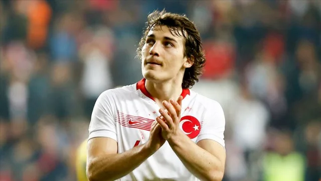 ÇAĞLAR SÖYÜNCÜ MİLLİ TAKIMDA NEDEN YOK? Çağlar Söyüncü sakat mı neden kadroda değil? Çağlar Söyüncü Hırvatistan maçında oynayacak mı?