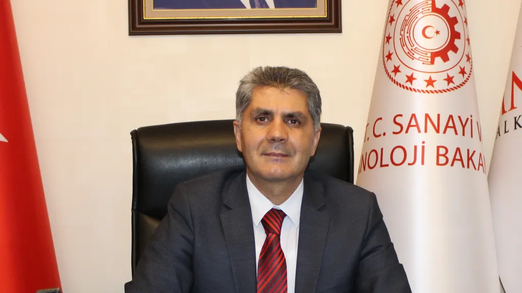 Cahit Çelik kimdir? Niğde Valiliğine Atanan Cahit Çelik kaç yaşında, aslen nereli? - HY Gazete