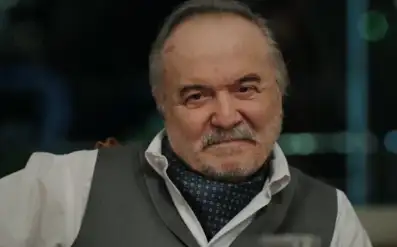 Çetin Tekindor kimdir? Oyuncu Çetin Tekindor Kimdir? Çetin Tekindor nereli kaç yaşında? - HY Gazete