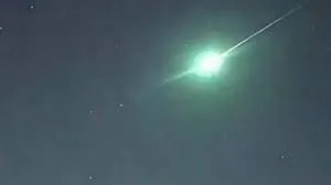 İstanbul'dan ve başka illerden de görülen meteor düşme anı