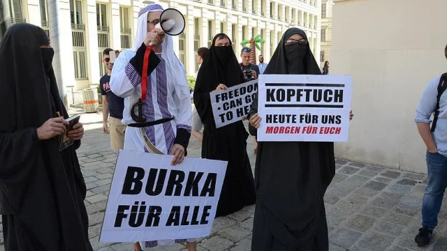 İsviçre'de çarşaf yasaklandı mı? İsviçre burka yasak mı?