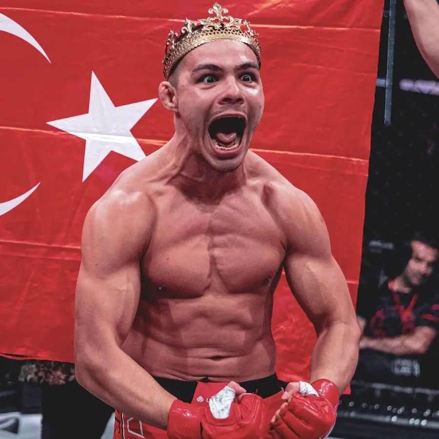 Kaan Kazgan kimdir? Kaan Kazgan Savaş Cebeci dövüşü ne zaman? Kaan Kazgan kaç yaşında, nereli? - HY Gazete