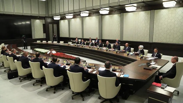 KABİNE TOPLANTISI SONUCU NE OLDU? Emekli maaşları ne kadar oldu, emekliye müjde var mı? Cumhurbaşkanı Erdoğan açıklıyor…