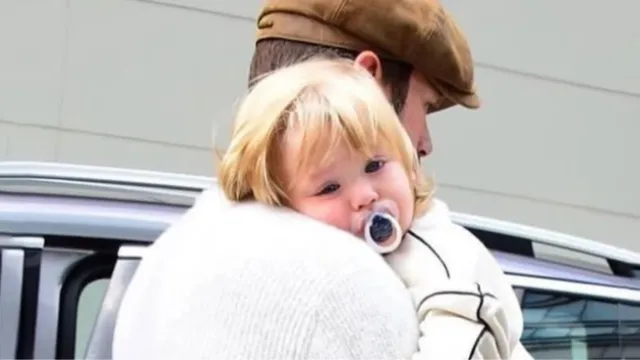 Kıvanç Tatlıtuğ oğlu Kurt Efe görüntülendi! Kurt Efe Tatlıtuğ ne zaman doğdu?