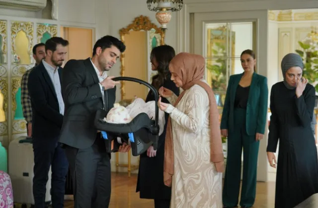 Kızılcık Şerbeti yeni bölüm bölüm fragmanı yayınlandı mı? Kızılcık Şerbeti yeni bölüm fragmanı izle! Kızılcık Şerbeti 50. Bölüm fragmanı izle!