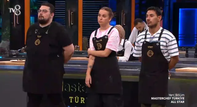 Masterchef 2023 Kırmızı takımda dokunulmaz kim oldu, Eray mı Mert mi? 9 Ağustos Çarşamba Masterchef Kırmızı takımın birincisi kim oldu?