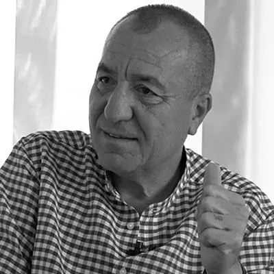 Mehmet Tezkan kimdir? Mehmet Tezkan kaç yaşında, nereli? Mehmet Tezkan ne iş yapıyor? - HY Gazete