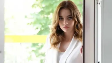 Melis Sezen kimdir? Nereli? Kaç yaşında? İşte Melis Sezen'in rol aldığı dizi ve filmler… - HY Gazete