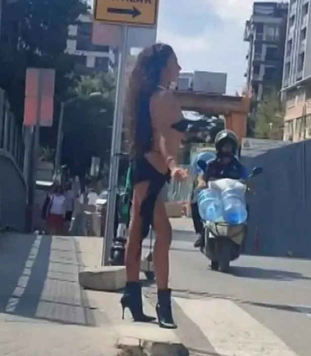 Melisa Aydınalp gözaltına mı alındı, tutuklandı mı, neden gözaltında? Bağdat caddesinde ip mayoyla gezen manken tutuklandı mı?