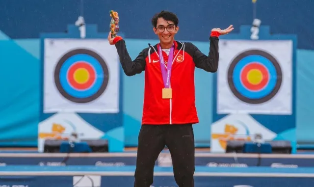 Mete Gazoz tiki mi var, kekeme mi, hastalığı ne? Mete Gazoz hastalığı nedir, ne hastası?