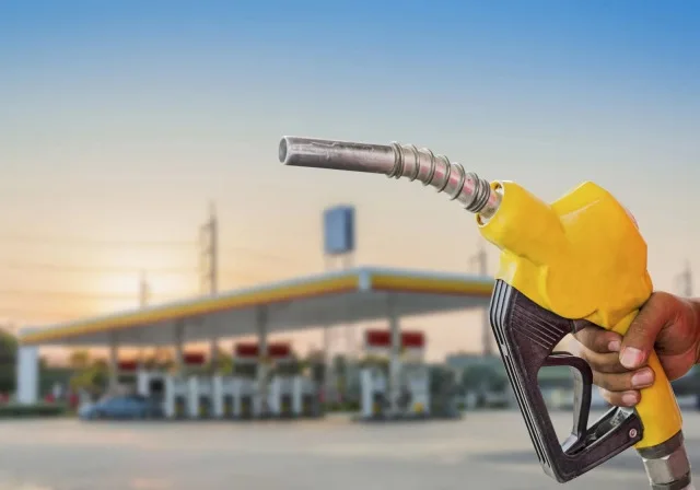 MOTORİNE ZAM GELDİ Mİ? BENZİNE ZAM GELDİ Mİ? Akaryakıt fiyatları ne oldu?