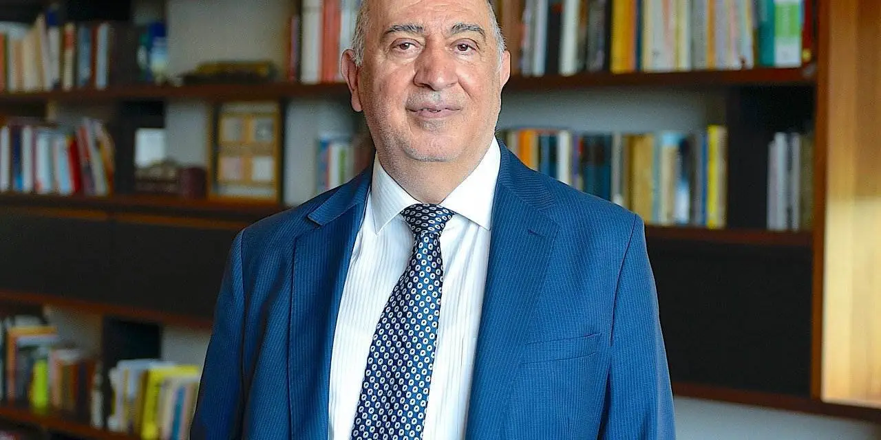 Özen Altıparmak kimdir? Özen Altıparmak nereli ve kaç yaşında?