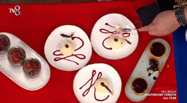 Panna Cotta tarifi! Masterchef Panna Cotta nedir, nasıl yapılır? Panna Cotta için gerekli malzemeler nelerdir? Panna Cotta hangi ülkeye ait?