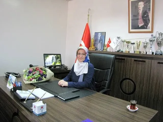 Prof. Dr. Rana Kibar kimdir? Rana Kibar kaç yaşında, nereli? Celal Bayar Üniversitesi rektörü kimdir? - HY Gazete