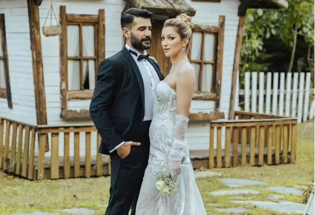 Rüzgar Aksoy evlendi mi? Oyuncu Rüzgar Aksoy kiminle evlendi, eşi kimdir?