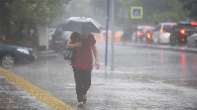 SARI KODLU İLLER 8 ARALIK 2023 | Sarı kod hangi illerde? Meteorolojinin uyardığı sarı ve turuncu kodlu 14 şehir hangileri?