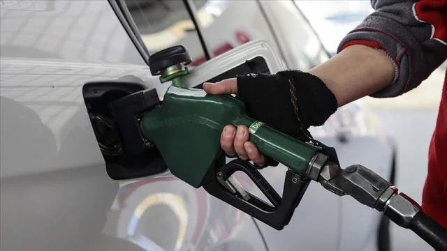 SON DAKİKA: Benzine zam geldi mi? Benzin ne kadar oldu? Benzin fiyatları ne kadar oldu, zamlandı mı? Benzine zam var mı? 25 Temmuz Benzine zam haberi!