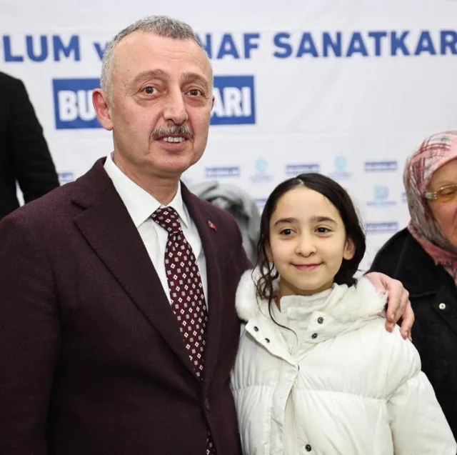 Tahir Büyükakın kimdir? AK Parti Kocaeli Belediye Başkan adayı Tahir Büyükakın kaç yaşında, nereli?