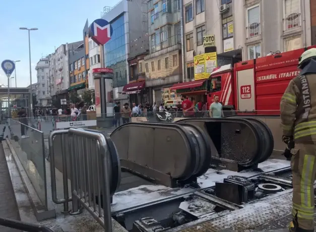 Vezneciler metro istasyonunda yangın mı çıktı? Vezneciler metro yangın neden çıktı, söndürüldü mü?