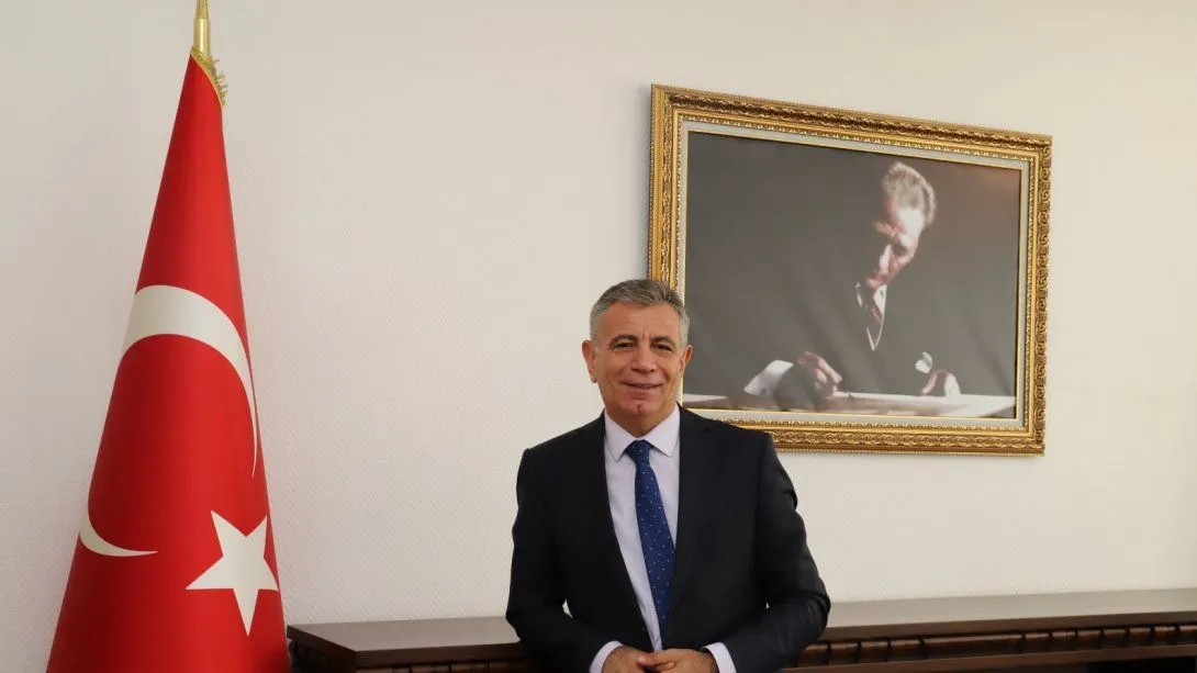 Yaşar Koçak kimdir? Ankara İl Millî Eğitim Müdürlüğü Yaşar Koçak kimdir,nerelidir,eski görevleri neler, eşi kimdir? İşte biyografisi ve kariyeri